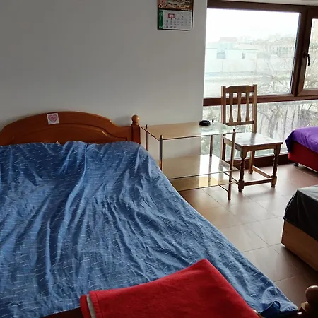 на пъпа на варна, голяма стая! Варна